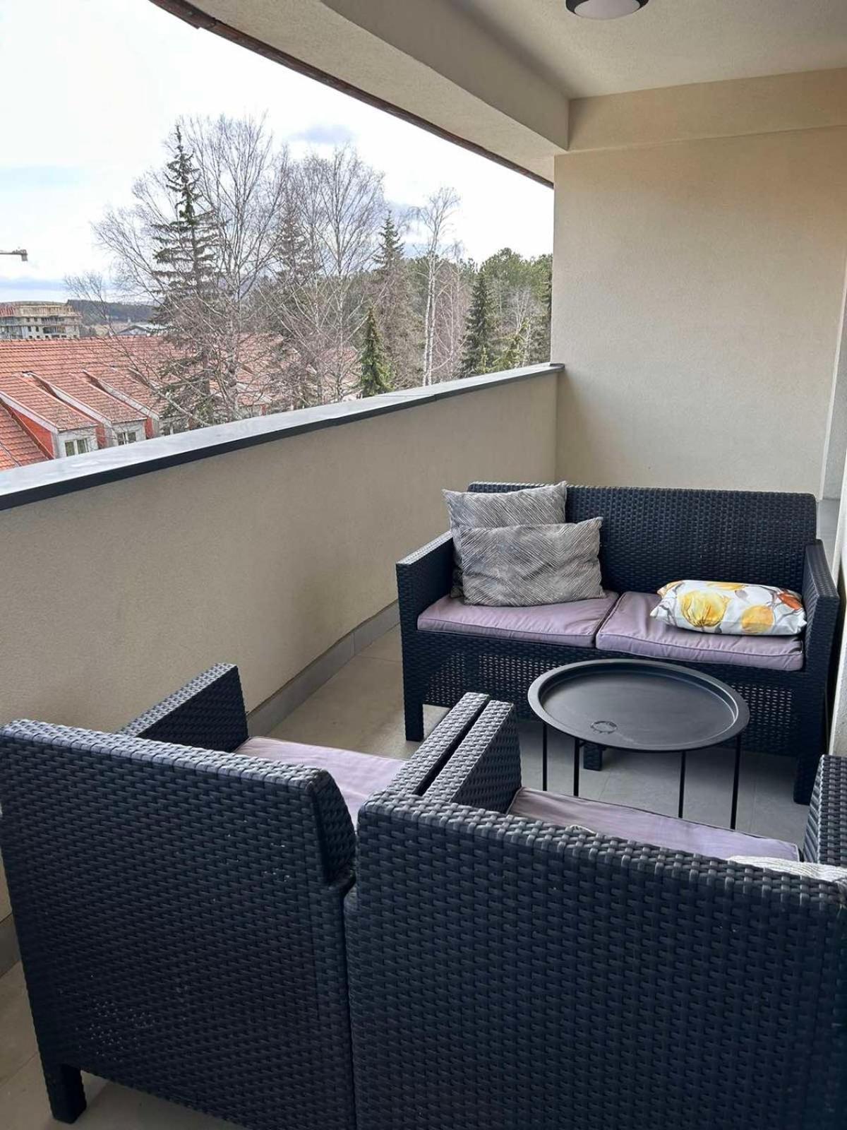 A302 Montebello Apartment